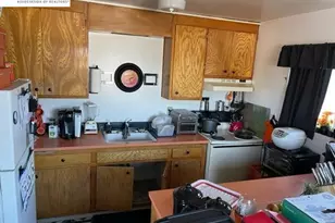 1302 103rd Ave, Oakland, CA 94603 - Photo 6