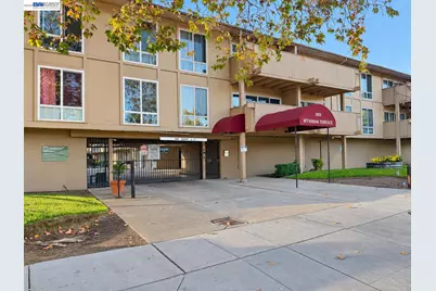 260 Industrial Pkwy #25, Hayward, CA 94544 - Photo 2