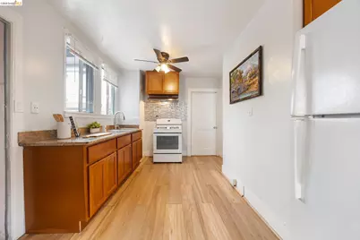 907 39th Ave, Oakland, CA 94601 - Photo 10