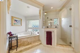 2490 Crescent Moon Ct, Redding, CA 96001 - Photo 14
