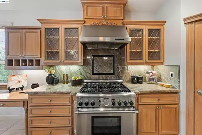 2490 Crescent Moon Ct, Redding, CA 96001 - Photo 8