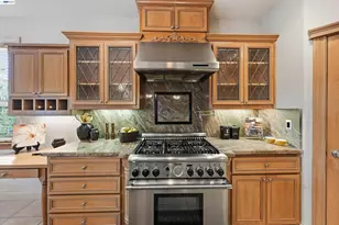 2490 Crescent Moon Ct, Redding, CA 96001 - Photo 8