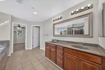 160 Spears Cir, Richmond, CA 94801 - Photo 30