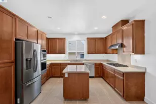 866 Bridgeway Cir, El Sobrante, CA 94803 - Photo 24