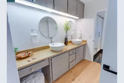 1830 Lakeshore Ave #406, Oakland, CA 94606 - Photo 12