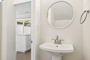 27827 Hummingbird Ct, Hayward, CA 94545 - Photo 14