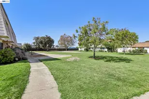 27827 Hummingbird Ct, Hayward, CA 94545 - Photo 34