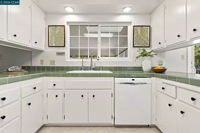 1677 Wilson Ct, Concord, CA 94521 - Photo 8