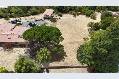 3218 Estates Ave, Pinole, CA 94564 - Photo 38