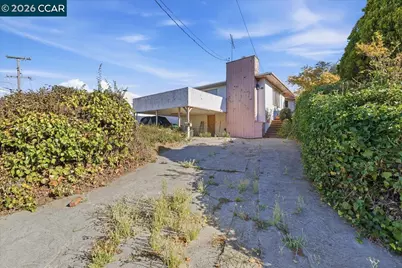 5316 Harbord Dr, Oakland, CA 94618 - Photo 2