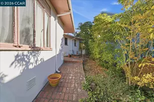5316 Harbord Dr, Oakland, CA 94618 - Photo 8