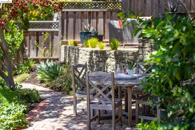 73 Oakmont Ave, Piedmont, CA 94610 - Photo 46