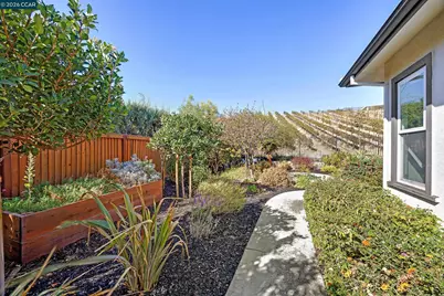 2027 Tempranillo Lane, Brentwood, CA 94513 - Photo 36