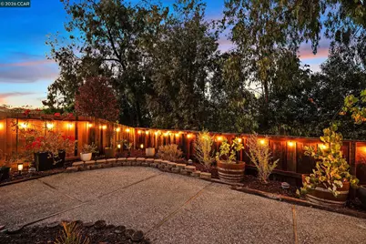 35 Sapphire Ct, Hercules, CA 94547 - Photo 36