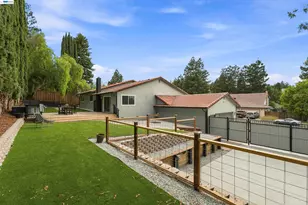 1084 Jamie Dr, Concord, CA 94518 - Photo 34
