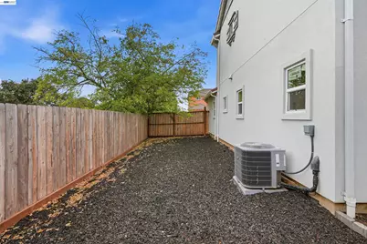 2722 Cowell Rd, Concord, CA 94518 - Photo 40