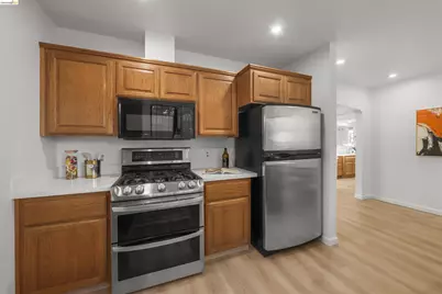 3301 82nd Ave, Oakland, CA 94605 - Photo 14