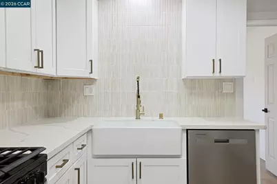 300 Pueblo Ave, Modesto, CA 95351 - Photo 8