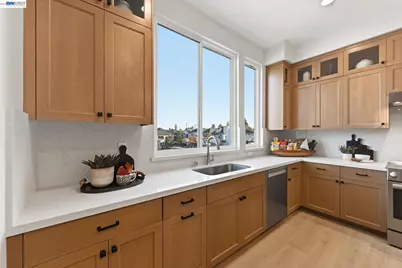 2037 Grand Street, Alameda, CA 94501 - Photo 2