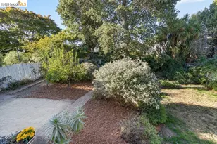 5671 Oak Grove Ave, Oakland, CA 94618 - Photo 52