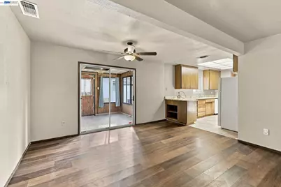 5013 63rd St, Sacramento, CA 95820 - Photo 8