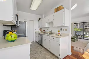 183 Schooner Ct, Richmond, CA 94804 - Photo 10