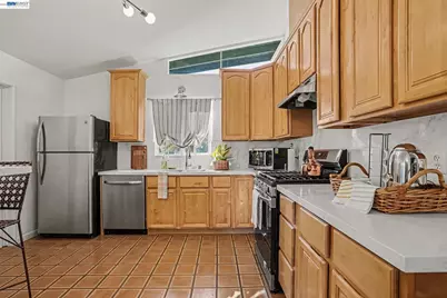 1264 Pine St, Livermore, CA 94551 - Photo 10