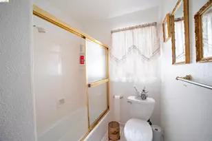 1051 Donovan Dr, San Leandro, CA 94577 - Photo 16
