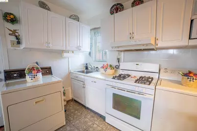 1051 Donovan Dr, San Leandro, CA 94577 - Photo 20