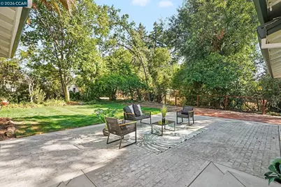 1174 Saint Francis Dr, Concord, CA 94518 - Photo 20