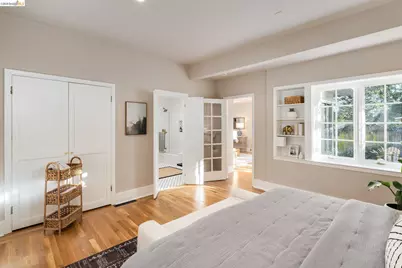 6487 Benvenue Ave, Oakland, CA 94618 - Photo 32