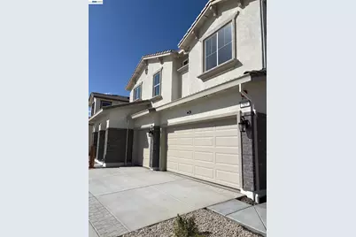 343 Maverick Dr, Vacaville, CA 95687 - Photo 2