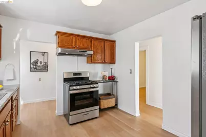 7650 Ney Ave, Oakland, CA 94605 - Photo 12