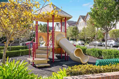 2060 Tsushima, Hercules, CA 94547 - Photo 26