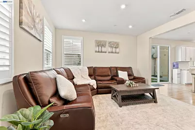 163 Prusiner Ln, Mountain House, CA 95391 - Photo 4