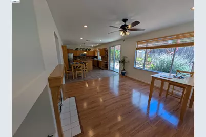 25768 Silver Canyon Ct, Castro Valley, CA 94552 - Photo 10