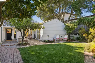 5970 Rincon Dr, Oakland, CA 94611 - Photo 32