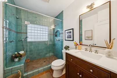 5970 Rincon Dr, Oakland, CA 94611 - Photo 26