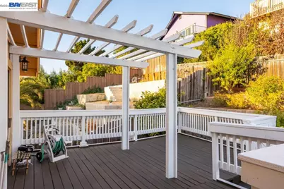 16900 Robey Dr, Castro Valley, CA 94578 - Photo 44