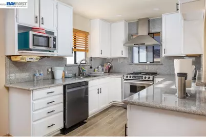 16900 Robey Dr, Castro Valley, CA 94578 - Photo 20