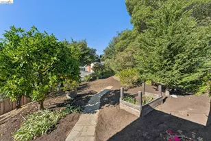 2562 Charleston St, Oakland, CA 94602 - Photo 74