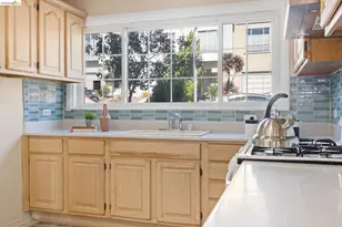383 Joost Ave, San Francisco, CA 94131 - Photo 10