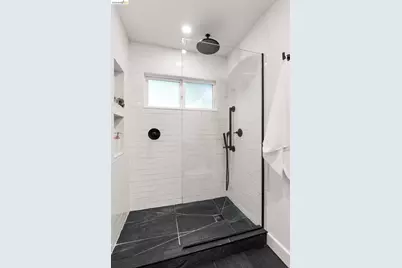 6931 Pinehaven Rd, Oakland, CA 94611 - Photo 32