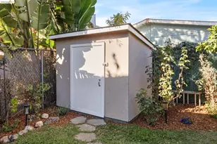 702 33rd St, Oakland, CA 94609 - Photo 52