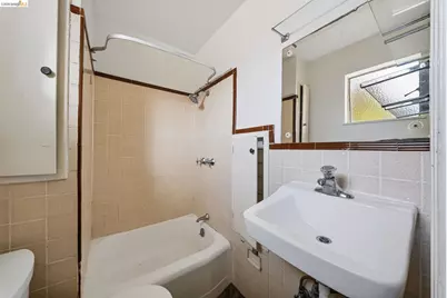 6440 Sunnymere, Oakland, CA 94605 - Photo 42