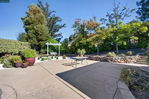 216 Sandringham Dr, Moraga, CA 94556 - Photo 38