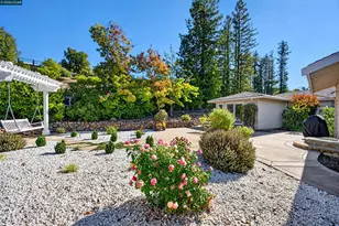 216 Sandringham Dr, Moraga, CA 94556 - Photo 36