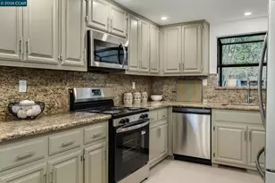 900 Augusta Dr, Moraga, CA 94556 - Photo 10