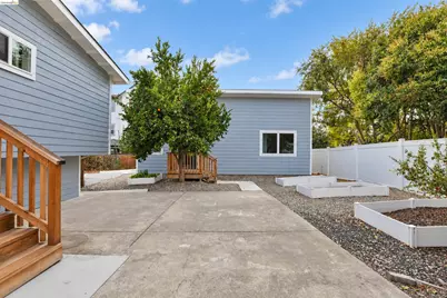 115 Roslyn Dr, Concord, CA 94518 - Photo 24