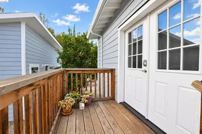 115 Roslyn Dr, Concord, CA 94518 - Photo 38